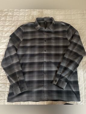 Lululemon Flannel Plaid Shirt Men XL Black Gray Performance Lightweight Button